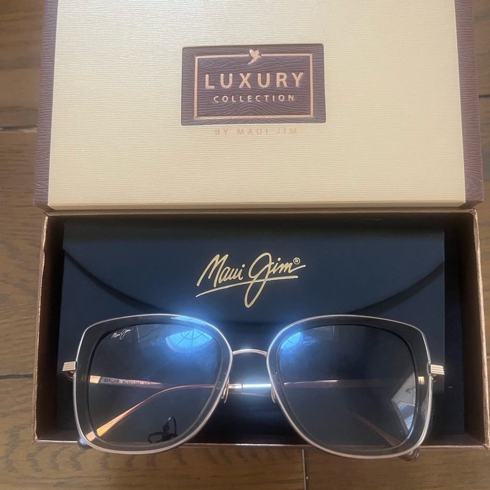 Maui Jim Violet Lake Sunglasses. Like new condition (worn once)!